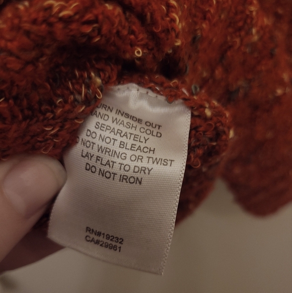 Alfred Dunner Red Speckled Fringe Collar Sweater Size Medium - Picture 9 of 9